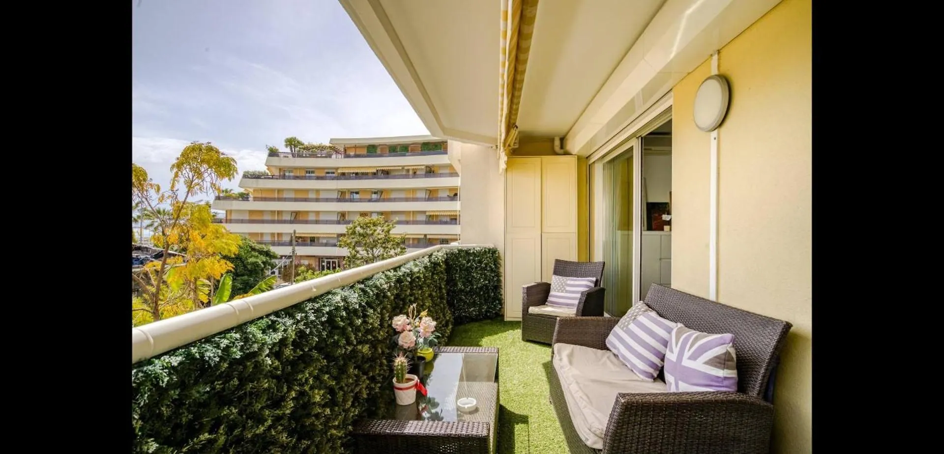 Apartment Beach & Airport Appartement Saint-Laurent-du-Var France